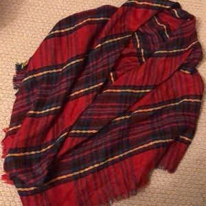 NEVER BEEN WORN large triangle plaid scarf